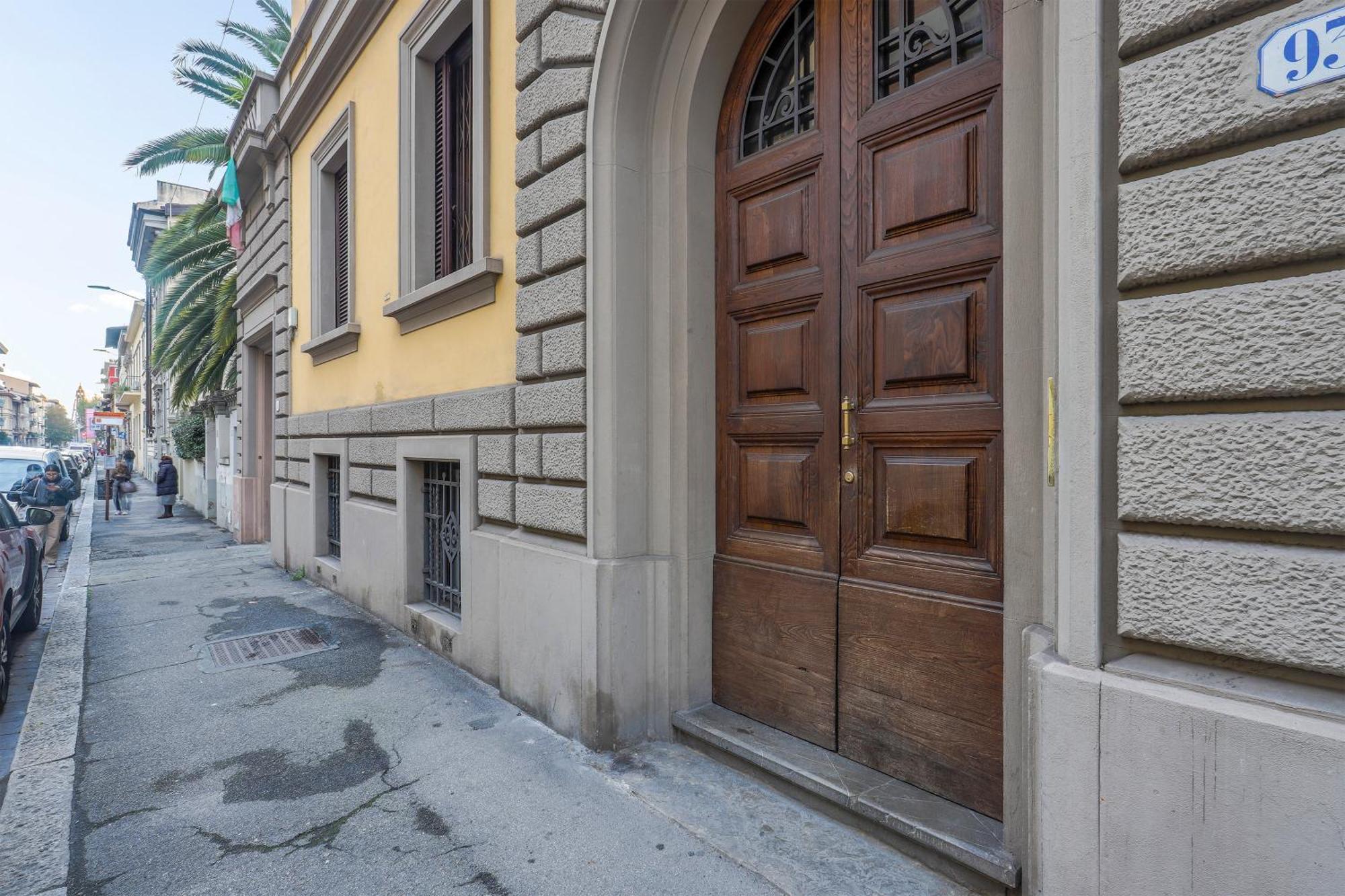 One-Bedroom Apartment With Patio Florence Exterior photo